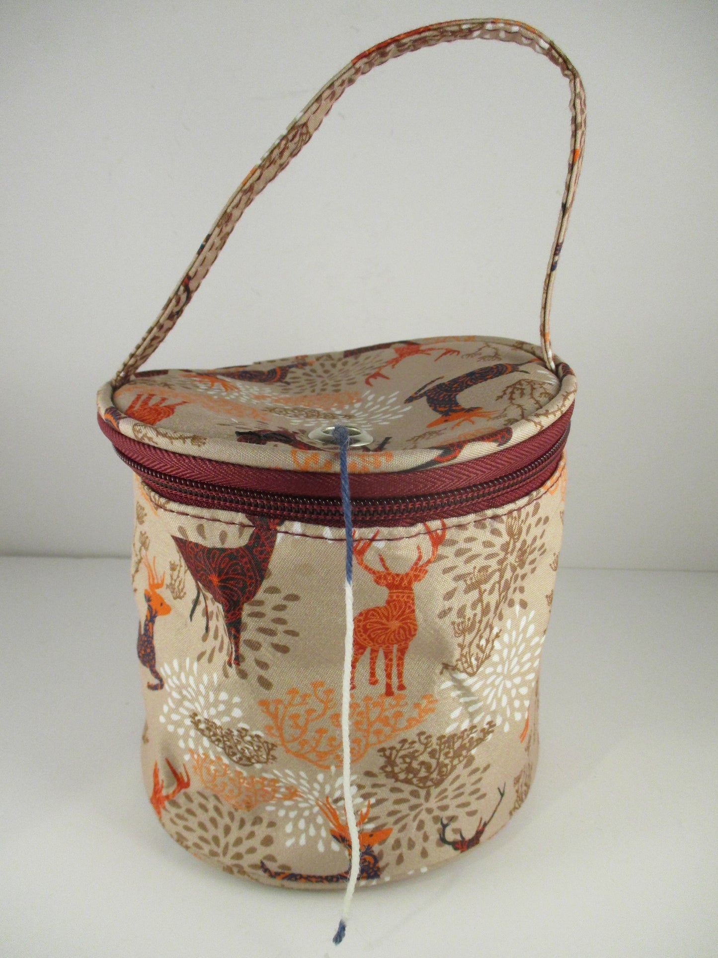 Knitters bag - Yarn dispenser bag - Deer