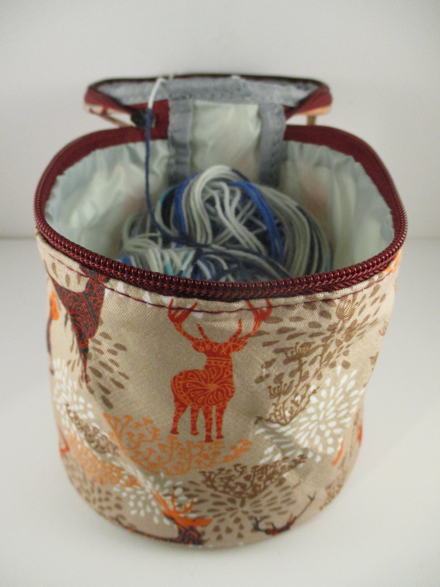 Knitters bag - Yarn dispenser bag - Deer
