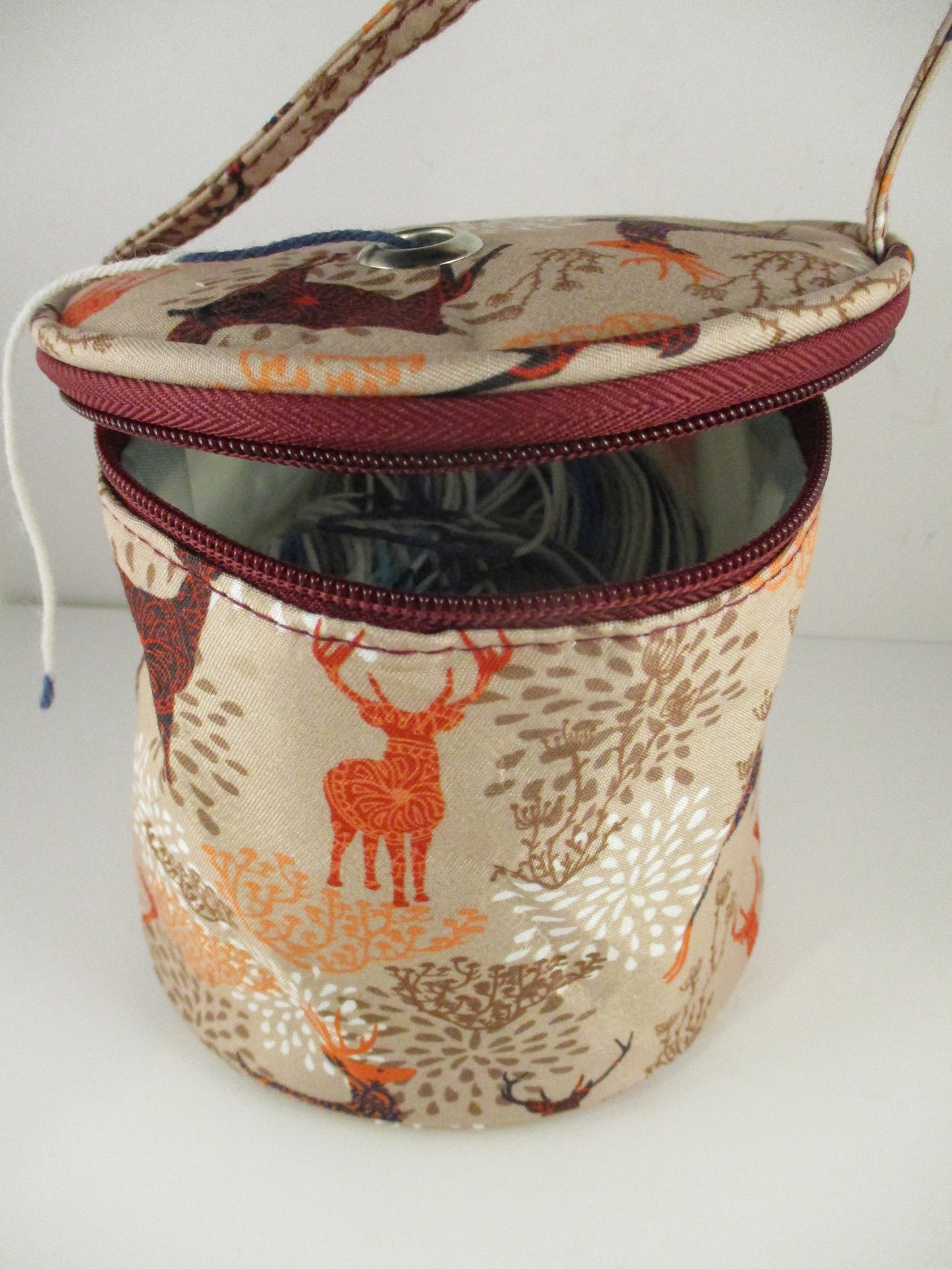 Knitters bag - Yarn dispenser bag - Deer