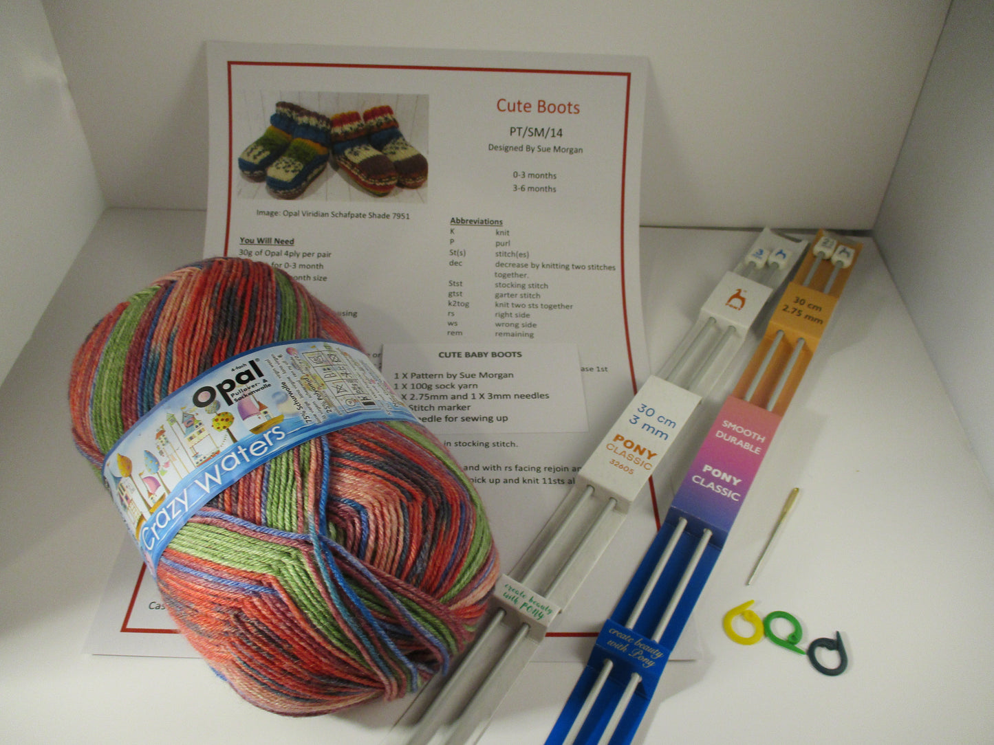 Baby boot Knitting Kit - Pattern, yarn and needles