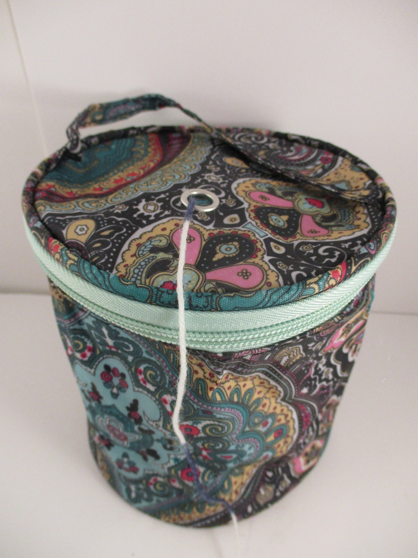 Knitters bag - Yarn dispenser bag